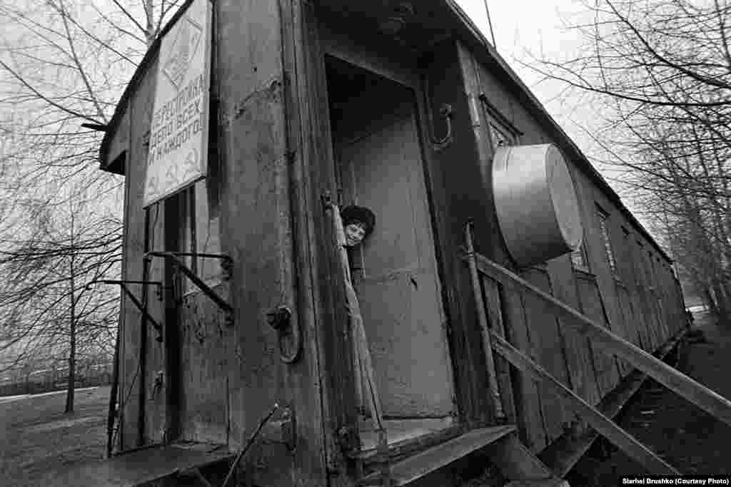 A railroad carriage car converted into housing, Minsk region, 1990