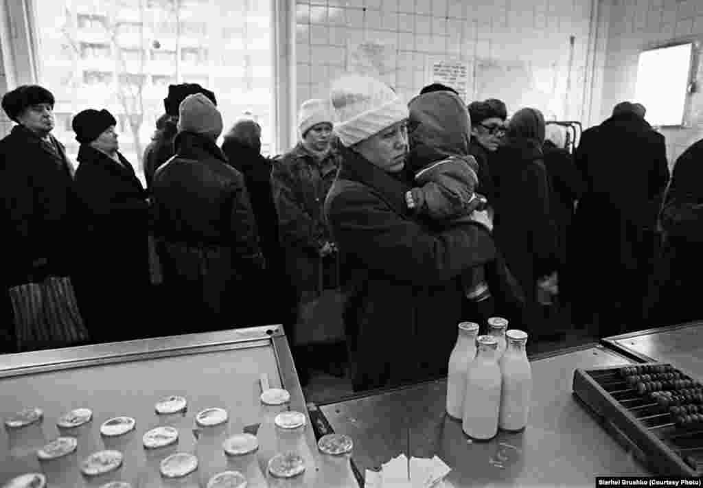 Queueing for milk in Minsk, 1991