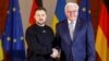 German President Frank-Walter Steinmeier (right) welcomes Ukrainian President Volodymyr Zelenskiy in Berlin on May 14.