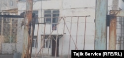 A dilapidated kindergarten building in Zarnisor