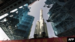 China’s Shenzhou X spacecraft ahead of its June 2013 launch. 