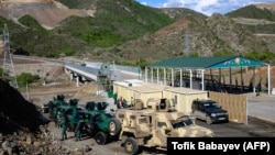 A view of an Azerbaijani checkpoint at the entry to the Lachin Corridor 