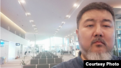 Batyr Boromangnaev, who is deputy of Kalmyk’s self-governing Congress of the Oirat-Kalmyk people and former leader of the Yabloko party's branch in Kalmykia, is currently stuck at immigration services in Ulan Bator's international airport.