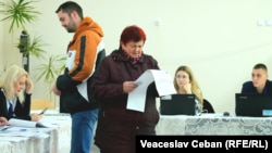 Moldovans cast their ballots in Chisinau on November 5.