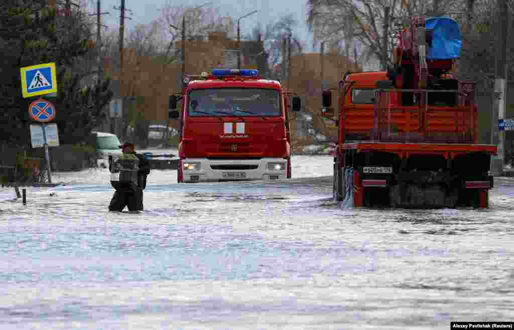 Russian-installed authorities on the Crimean Peninsula said that November 27 would be declared a nonworking day to allow residents and authorities to clean up after the weekend storms.