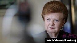 Latvian ex-President Vaira Vike-Freiberga believes Vladimir Putin "wanted to start a war to demonstrate a show of force and to scare the whole world in order to impose his demands."