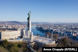 The liberty monument on a clear day in February 2022.