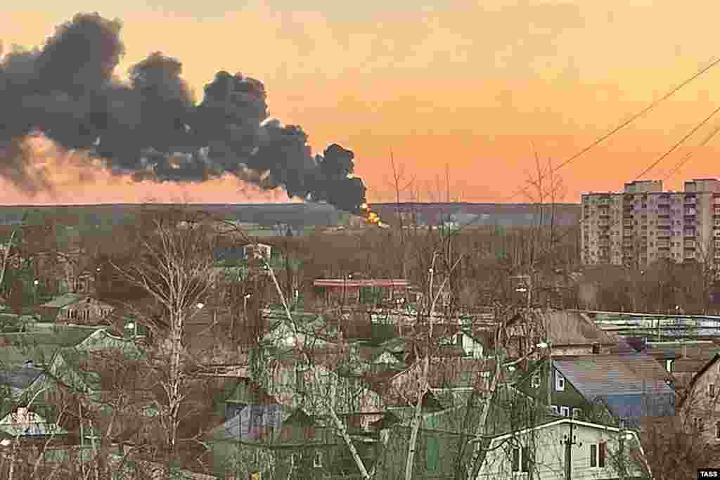 December 6: An oil-storage tank burns at an airfield in Kursk, a town around 90 kilometers from the Ukrainian border. The regional governor blamed the blaze on a drone attack. Ukraine is widely believed to have been behind the strike.&nbsp;