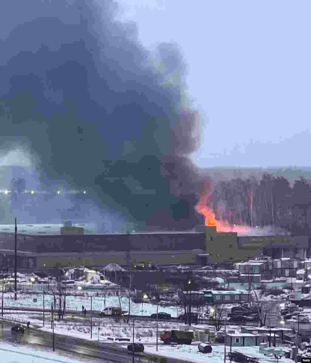 December 12: A fire that collapsed part of the roof of the Stroipark shopping center in Balashikha, just east of Moscow. According to Russian media reports, an employee of the shopping center received burns to his respiratory tract while trying to put out the blaze before firefighters arrived.&nbsp;