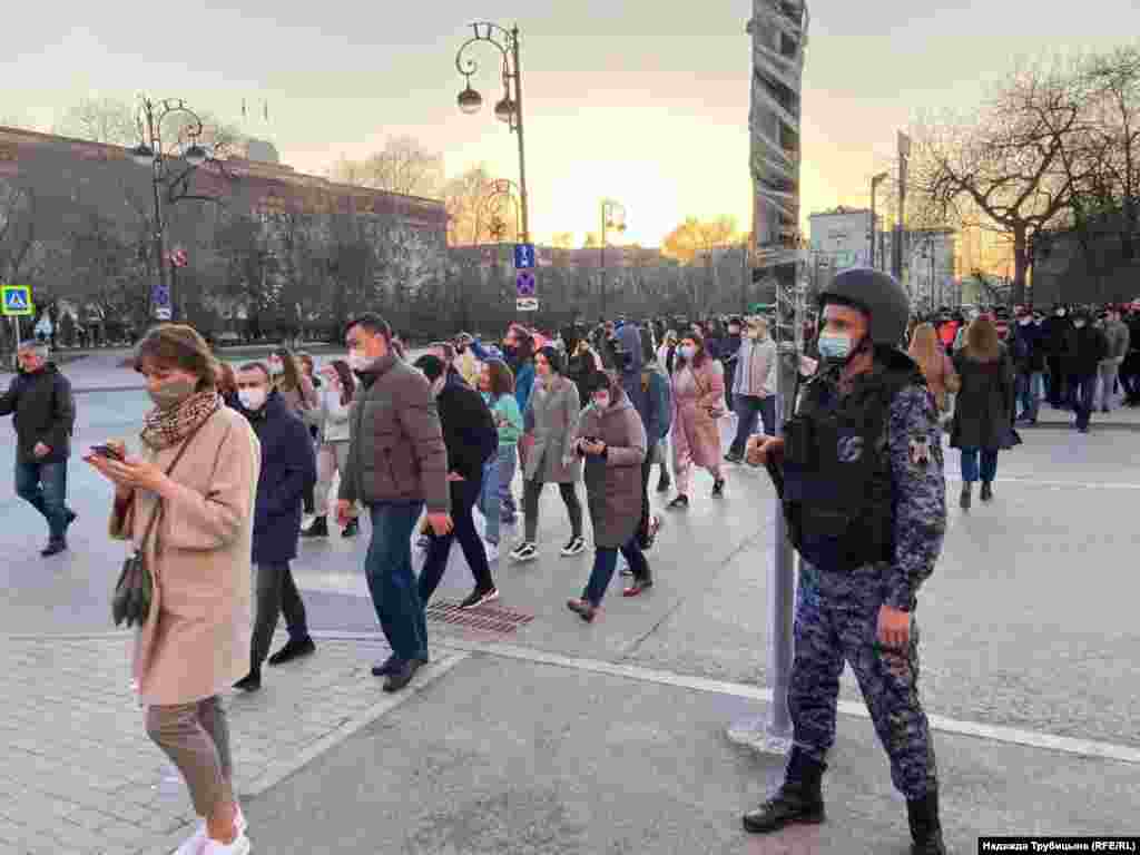 Protesters gather in Tyumen.