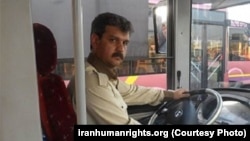 Arrested union leader Reza Shahabi (file photo)