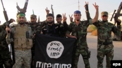 Islamic State (IS) fighters