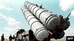 Air defense missiles pictured at a military training camp in Russia in 1996. A new treaty would limit both nuclear warheads and delivey vehicles.