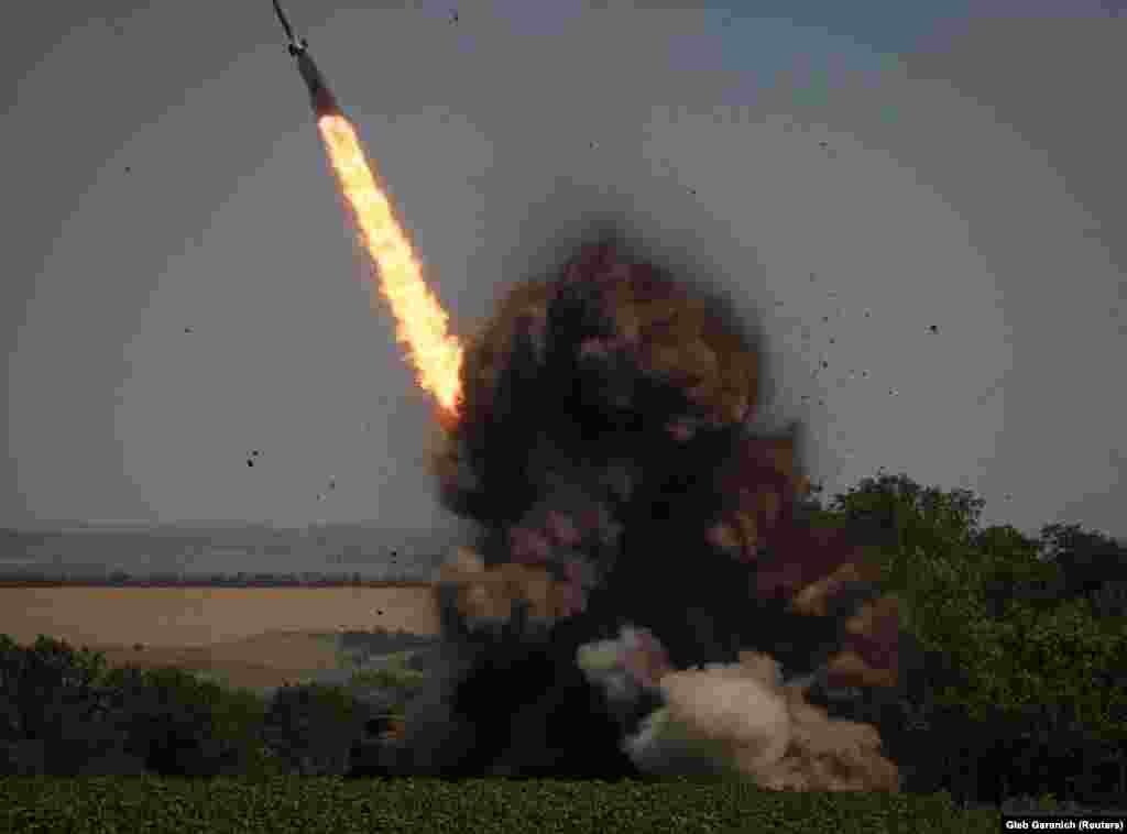 Ukrainian troops launch a BM-27 Uragan multiple-rocket launch system against Russian positions in the Donbas region. Western countries have increased the flow of weapons to Ukraine, including long-range missiles capable of hitting Russian positions and infrastructure. The most advanced is the High Mobility Artillery Rocket System (HIMARS) supplied by the United States.