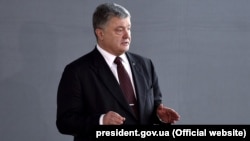 Ukrainian President Petro Poroshenko (file photo)