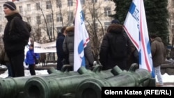 On December 1, about 80 people gathered in a Moscow square in support of gun rights in Russia.