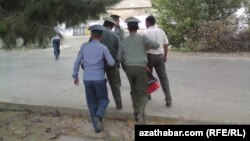 According to rights groups, journalists and civil activists in Turkmenistan are often the subject of police harassment. (file photo)