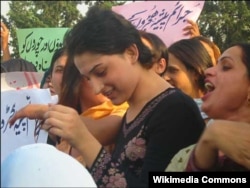 A group of hijras protest in Islamabad in 2008.