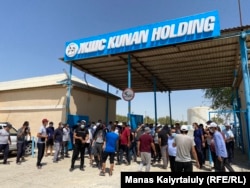 Striking drivers at Kunan Holding on July 19.