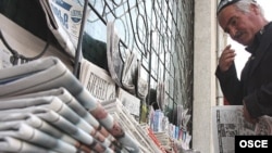 A newspaper kiosk in Dushanbe: "All the news that's not about the government."