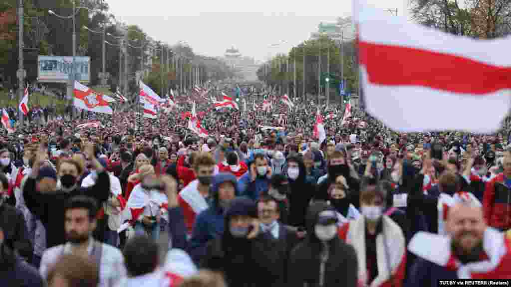 People attend an opposition rally to reject the presidential election results and to protest against the inauguration of Lukashenka in Minsk on September 27.