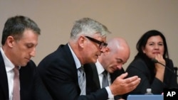 Actor Alec Baldwin (center) participates in a pretrial hearing in Santa Fe, New Mexico, on July 8. 