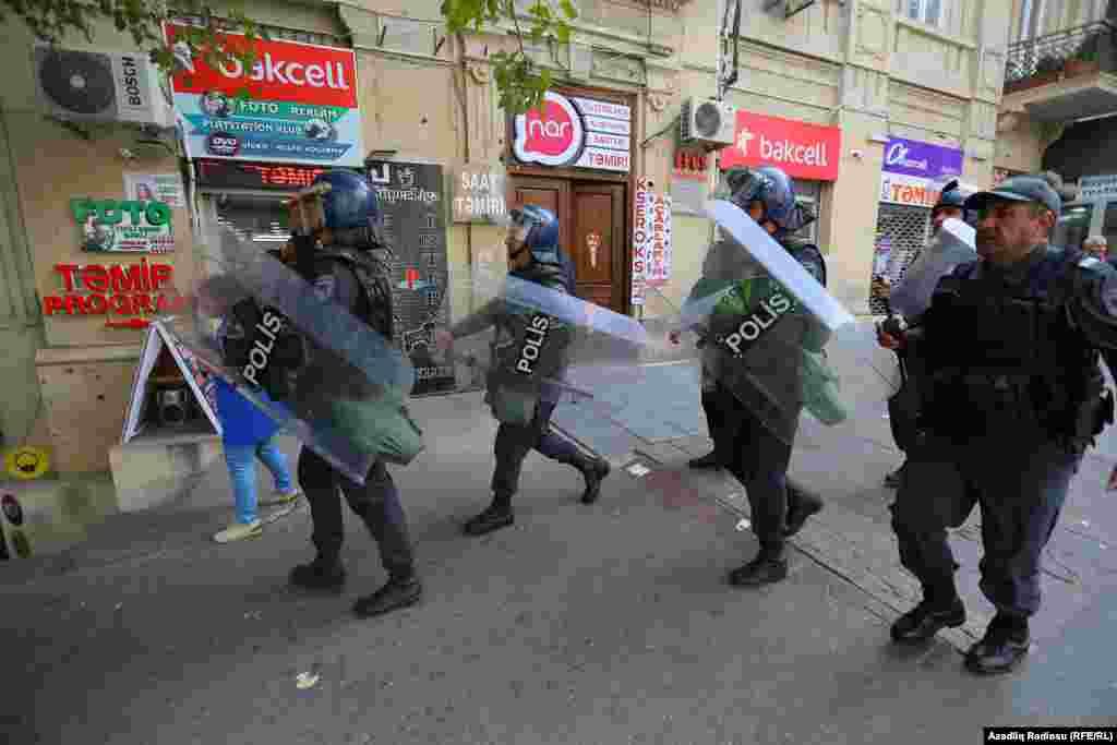 The day before, on October 19, Baku police responded with violence and alleged torture of demonstrators at another unauthorized rally.