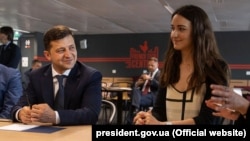 During a visit to Paris on June 17, Ukrainian President Volodymyr Zelenskiy (left) called beautiful women a Ukrainian "brand," prompting a swift online backlash.