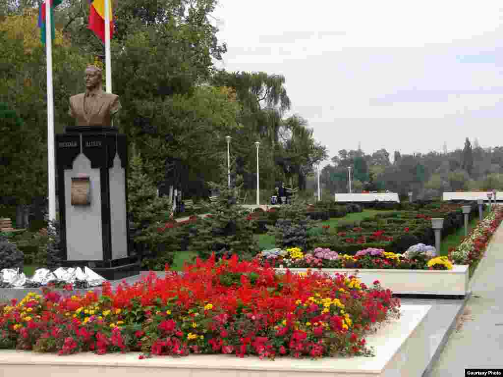 A Heydar Aliyev statue in Bucharest, Romania.&nbsp;