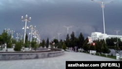 The provincial capital, Turkmenabat, was heavily hit by the storms. 