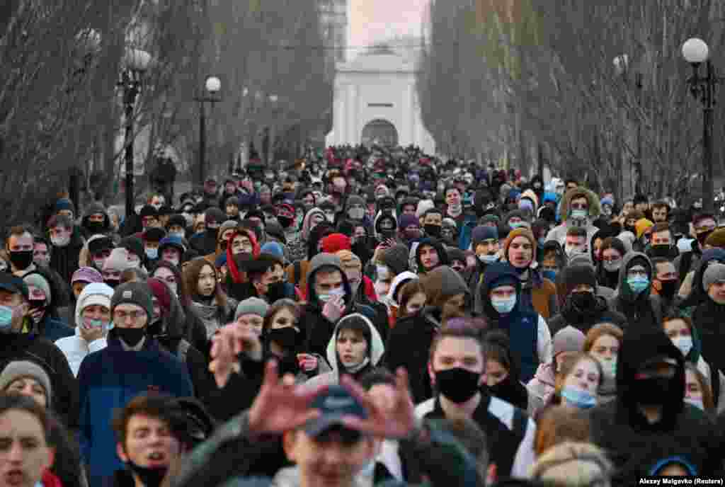 Protesters rally in the Siberian city of Omsk.