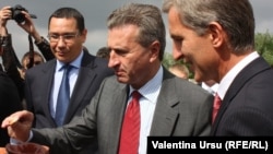 Romanian Prime Minister Victor Ponta, European Commissioner for Energy Guenther Oettinger, and Moldovan Prime Minister Iurie Leanca were all in attendance for the opening of the Iasi-Ungheni pipeline