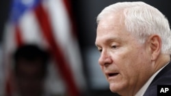 U.S. Secretary of Defense Robert Gates (file photo)