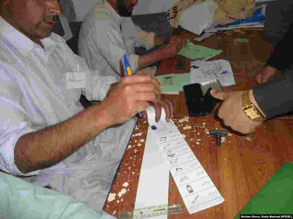 Voting in the Dir district of the northwestern Khyber Pakhtunkhwa Province