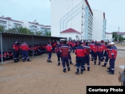 In the town of Karazhanbas, 174 workers at Industrial Service Resources, which assembles equipment and does repairs at oil wells, declared they were on strike in late July.