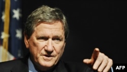 Richard Holbrooke at a press conference in Islamabad on June 5