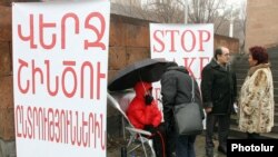 Well-wishers visit Andrias Ghukasian in front of the Academy of Sciences building in central Yerevan on January 23.