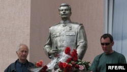 Zaporizhzhya's Stalin monument in May, with head