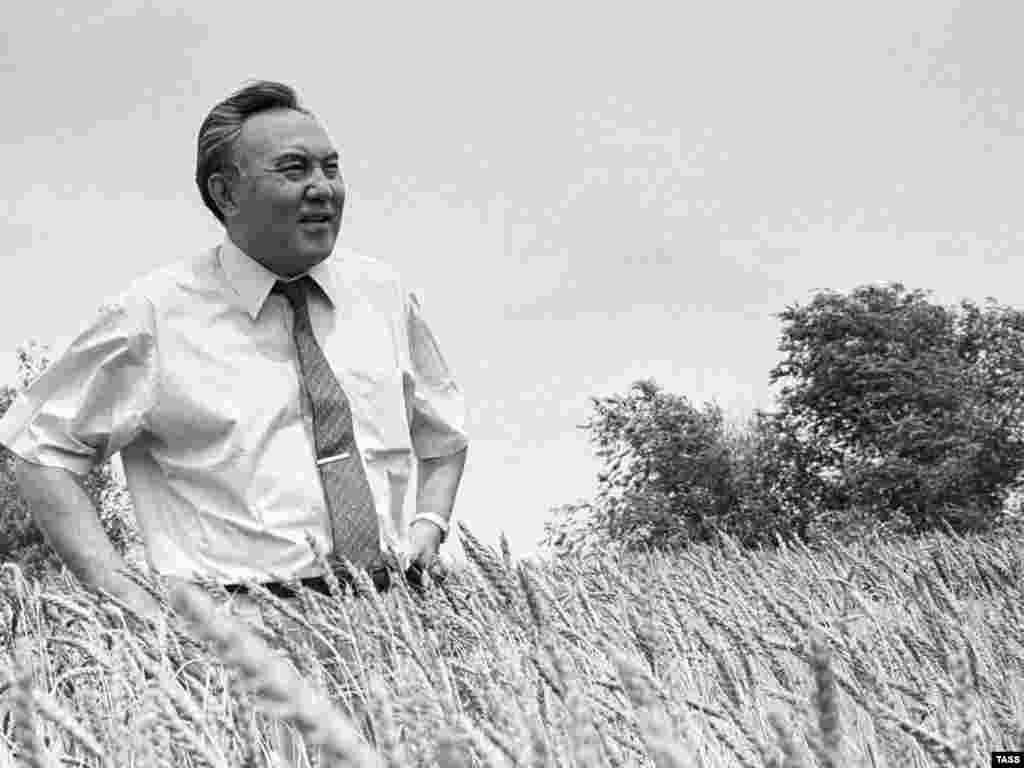 Nazarbaev visits a farmer's fields in 1992. - Despite Nazarbaev's autocratic hold on the presidency, he has remained popular with Kazakhs, many of whom credit him with the country's prosperity, stability, and rising living standards.