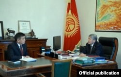 Leading Kyrgyz presidential candidate Sooronbay Jeenbekov (left) has been backed by the current incumbent Almazbek Atambaev (right).