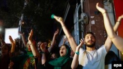 PHOTO GALLERY: Tehran Residents Celebrate Nuclear Deal