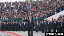 Tajik President Emomali Rahmon on a "noncampaign trip" to Kulob on October 29