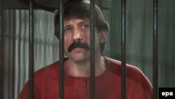 Russian arms trader Viktor Bout is appealing his conviction for illegally selling arms to Colombia rebels.