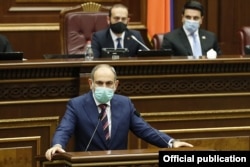 Armenian Prime Minister Nikol Pashinian speaking to parliament on September 27.