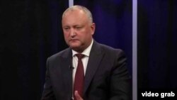 Moldovan President Igor Dodon gives an interview to RFE/RL on August 22.