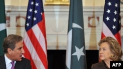 U.S. Secretary of State Hillary Clinton and Pakistani Foreign Minister Mahmood Qureshi held talks at the State Department on October 22.