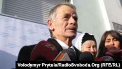 Crimean Tatar leader Mustafa Dzhemilev (file photo)