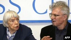 Human rights activist Lyudmila Alekseyeva (left) and Eduard Limonov at a press conference in Moscow in January.