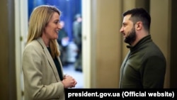 European Parliament President Roberta Metsola (left) speaks with Ukrainian President Volodymyr Zelenskyy during her visit to Kyiv on April 1.