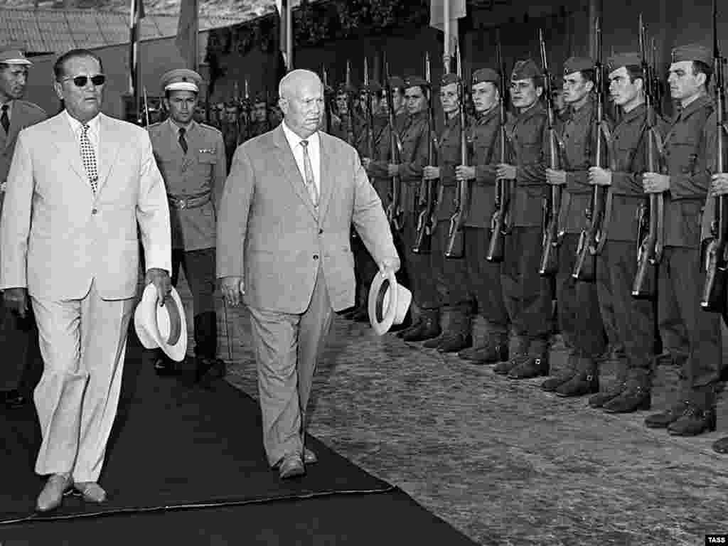 Tito (left) and Nikita Khrushchev on a visit to Dubrovnik on January 1, 1963